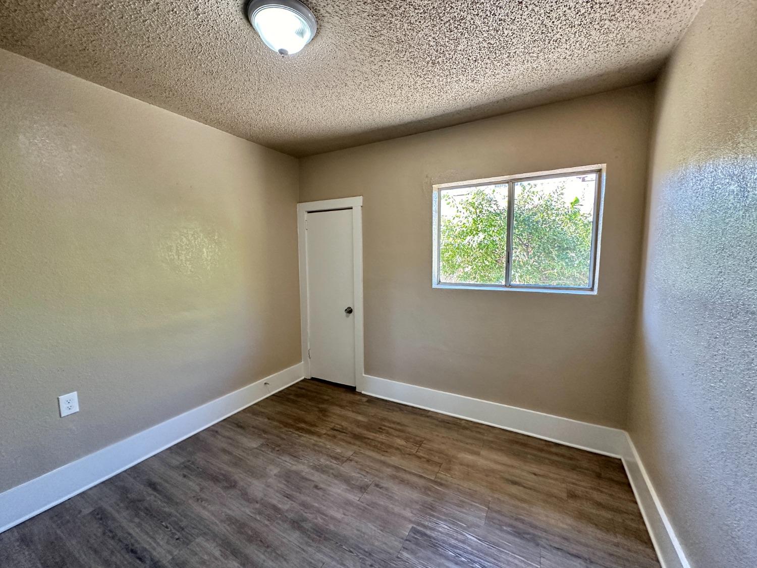 Detail Gallery Image 14 of 21 For 1611 S Hazelwood Blvd, Fresno,  CA 93702 - 3 Beds | 1 Baths