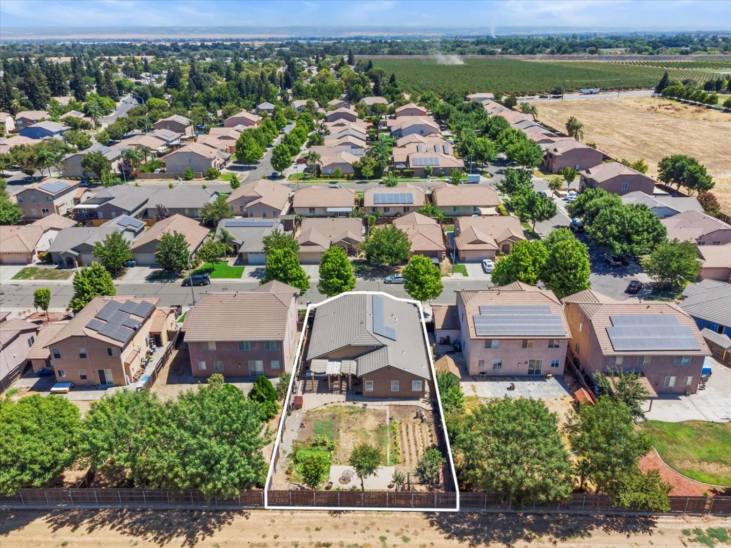 Detail Gallery Image 70 of 71 For 2562 Emerald Dr, Yuba City,  CA 95991 - 4 Beds | 3 Baths