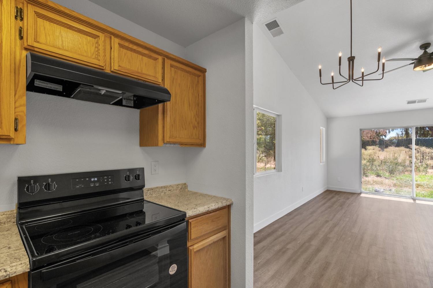 Detail Gallery Image 10 of 22 For 2164 Sugar Creek Ct, Stockton,  CA 95206 - 2 Beds | 1 Baths