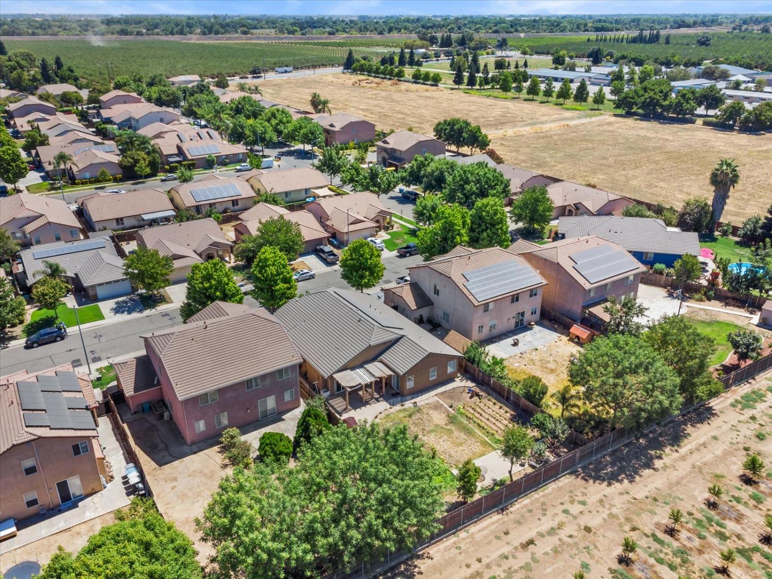 Detail Gallery Image 69 of 71 For 2562 Emerald Dr, Yuba City,  CA 95991 - 4 Beds | 3 Baths