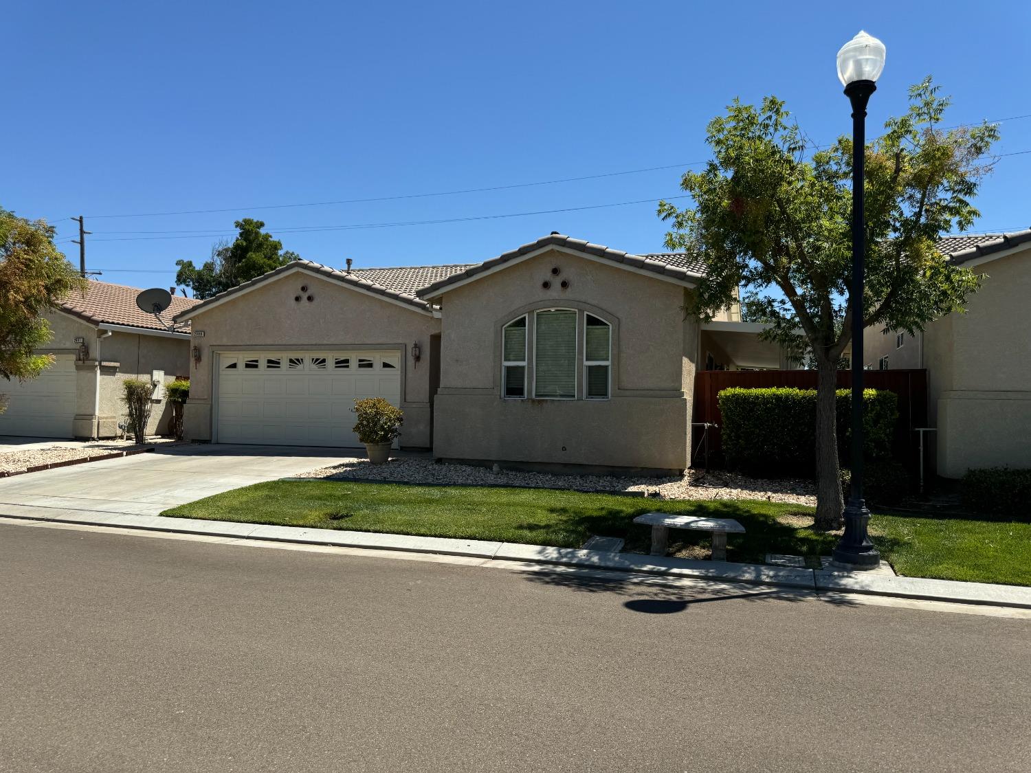 Detail Gallery Image 1 of 1 For 2999 La Vina Cir, Los Banos,  CA 93635 - 2 Beds | 2 Baths