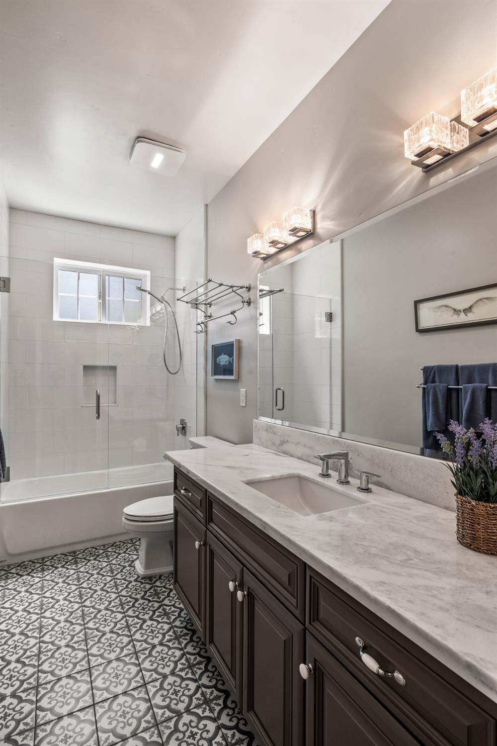 Detail Gallery Image 48 of 92 For 23895 Lakeview Ct, Auburn,  CA 95602 - 5 Beds | 3/1 Baths