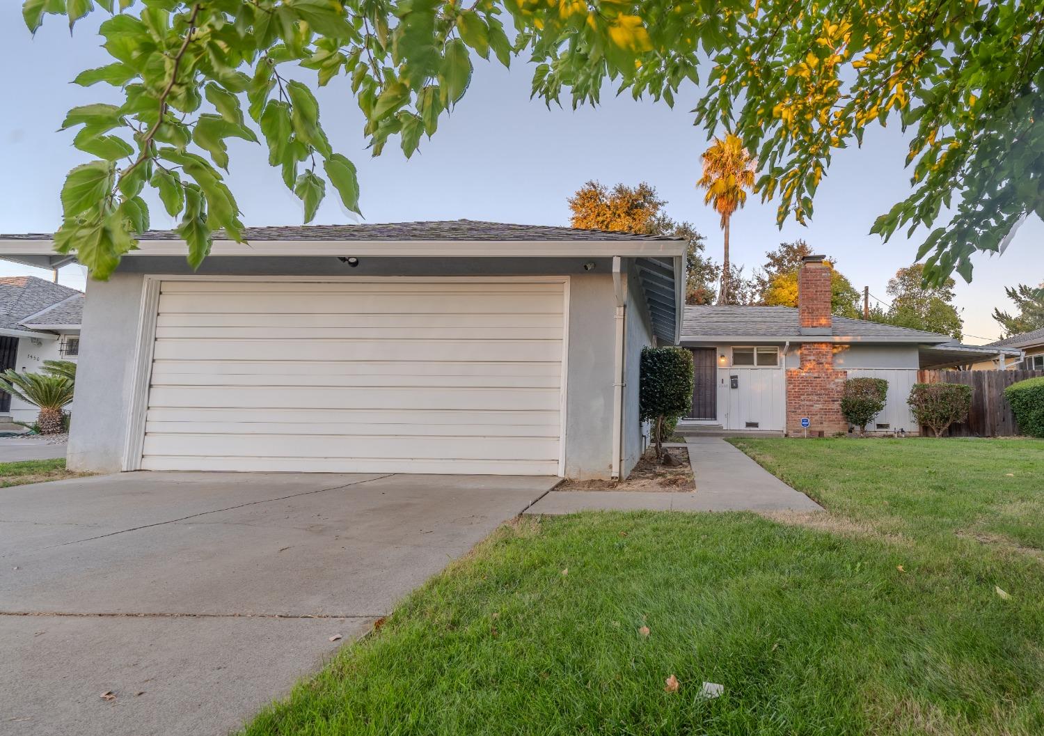 Detail Gallery Image 1 of 27 For 1540 Wakefield Way, Sacramento,  CA 95822 - 3 Beds | 2 Baths