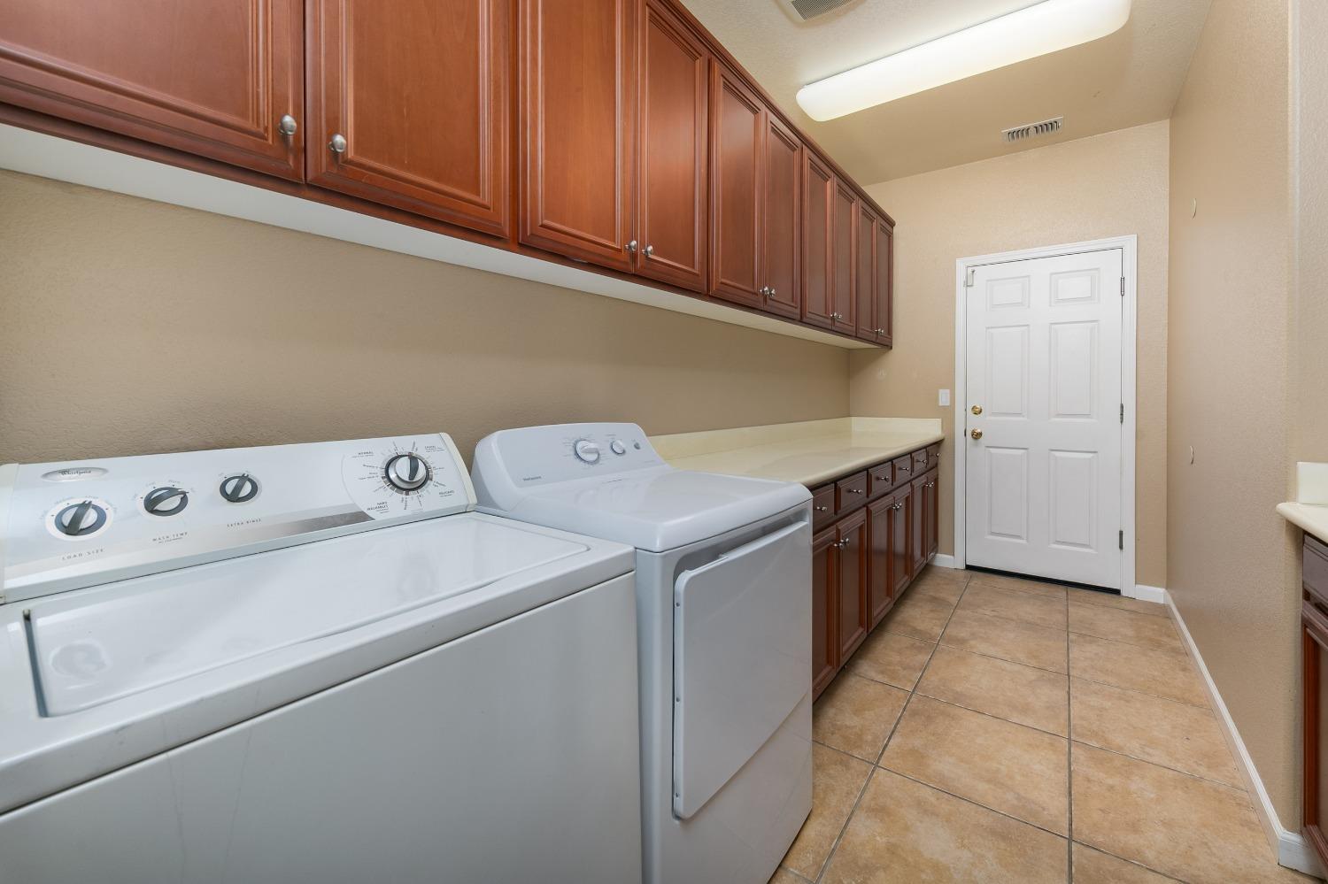 Detail Gallery Image 14 of 43 For 536 Lake Park Ct, Oakley,  CA 94561 - 4 Beds | 2 Baths