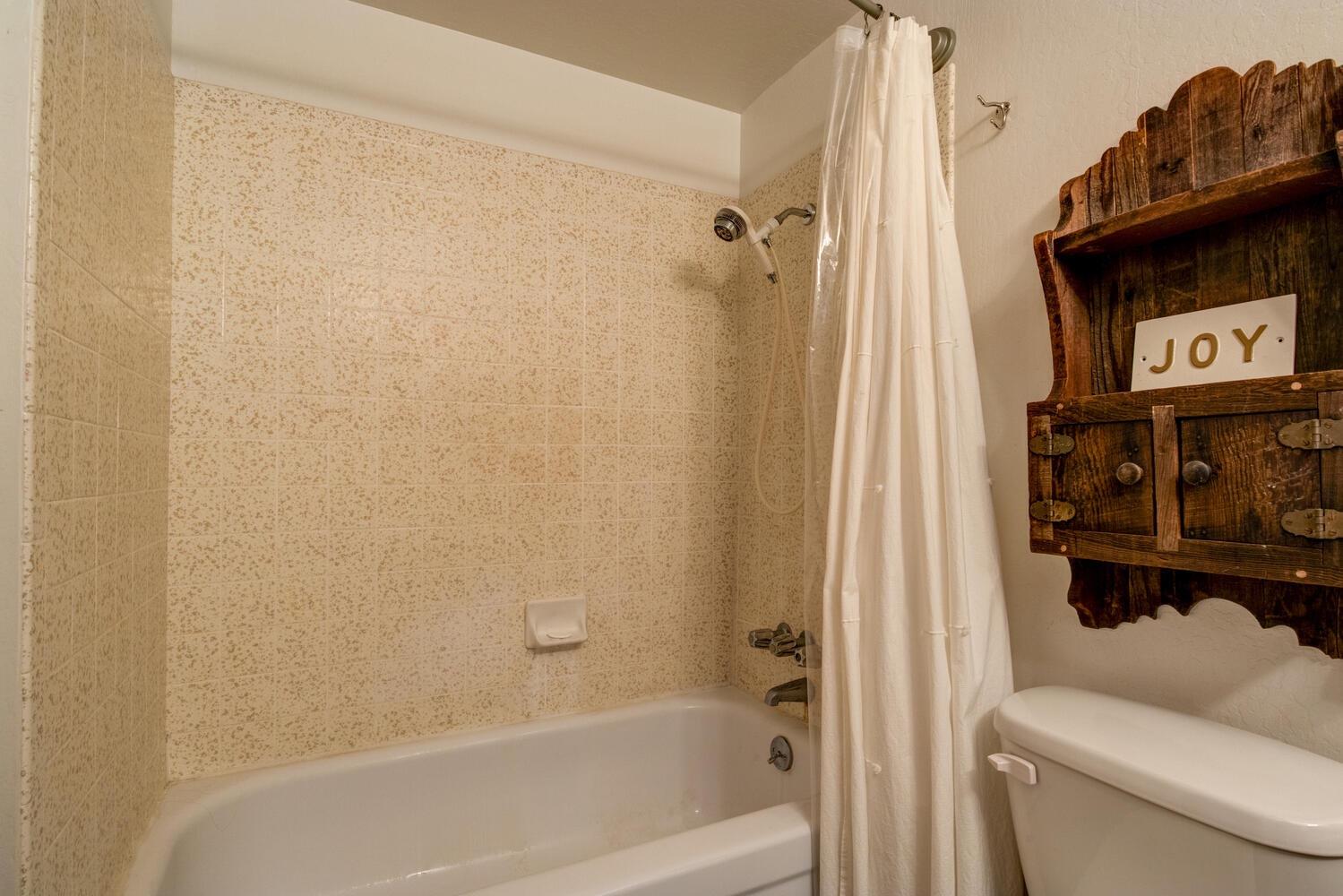 Detail Gallery Image 7 of 74 For 2060 Baywood View, Arnold,  CA 95223 - 3 Beds | 2 Baths