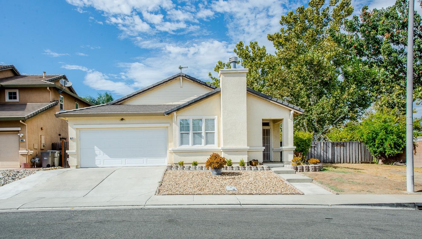 Detail Gallery Image 1 of 1 For 1671 Hatcher Dr, Woodland,  CA 95776 - 3 Beds | 2 Baths