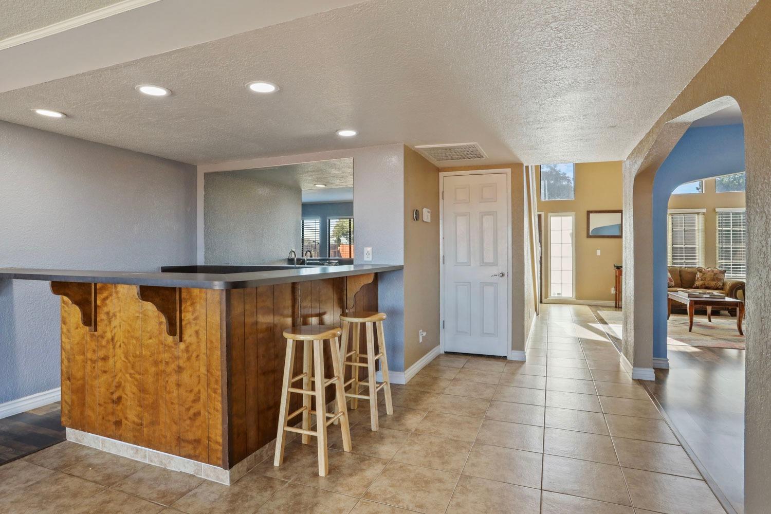 Detail Gallery Image 15 of 58 For 9708 Enchantment Ln, Stockton,  CA 95209 - 4 Beds | 2/1 Baths