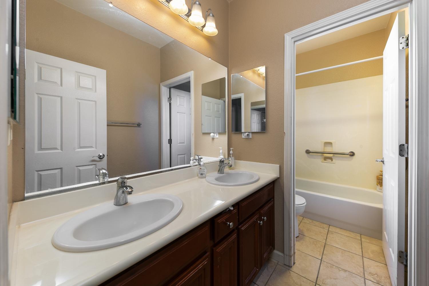 Detail Gallery Image 26 of 43 For 536 Lake Park Ct, Oakley,  CA 94561 - 4 Beds | 2 Baths