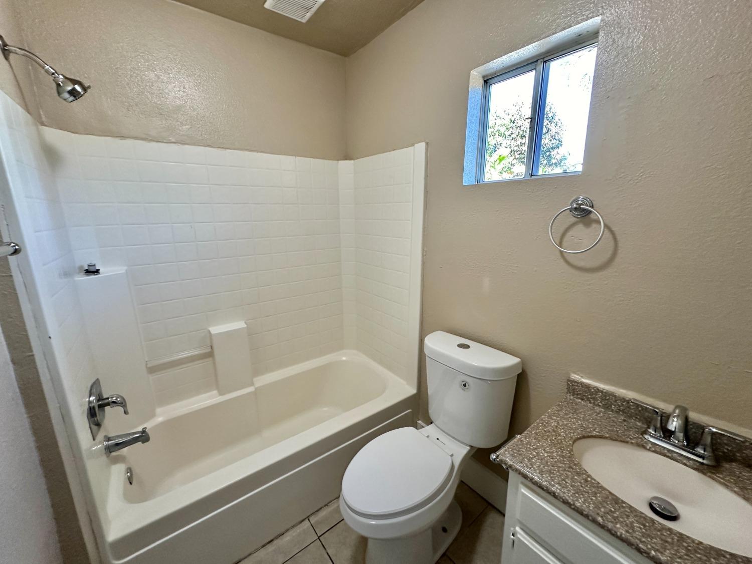 Detail Gallery Image 18 of 21 For 1611 S Hazelwood Blvd, Fresno,  CA 93702 - 3 Beds | 1 Baths