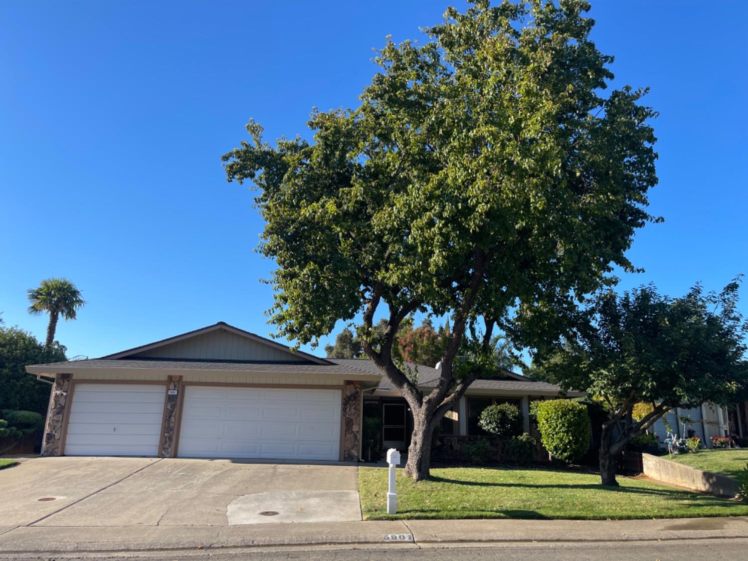 Detail Gallery Image 1 of 1 For 5901 Adana Cir, Carmichael,  CA 95608 - 3 Beds | 2/1 Baths