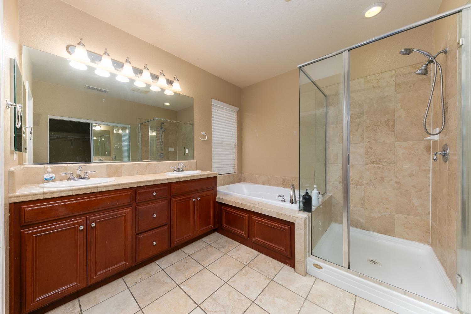 Detail Gallery Image 17 of 43 For 536 Lake Park Ct, Oakley,  CA 94561 - 4 Beds | 2 Baths