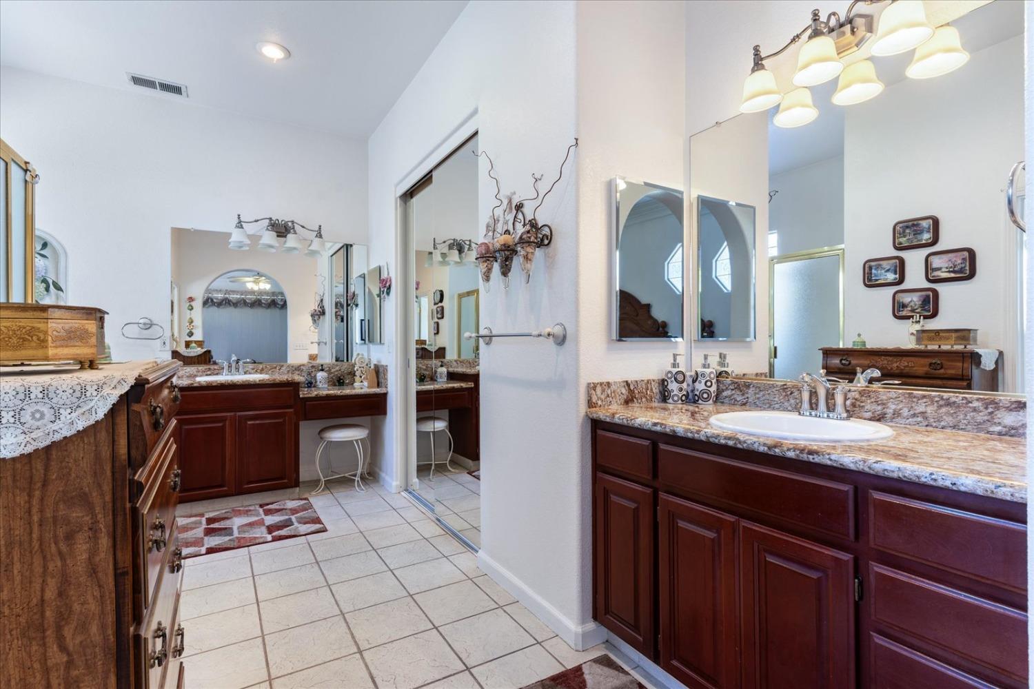 Detail Gallery Image 23 of 84 For 10325 Oak Shores Ct, Stockton,  CA 95209 - 4 Beds | 2/1 Baths