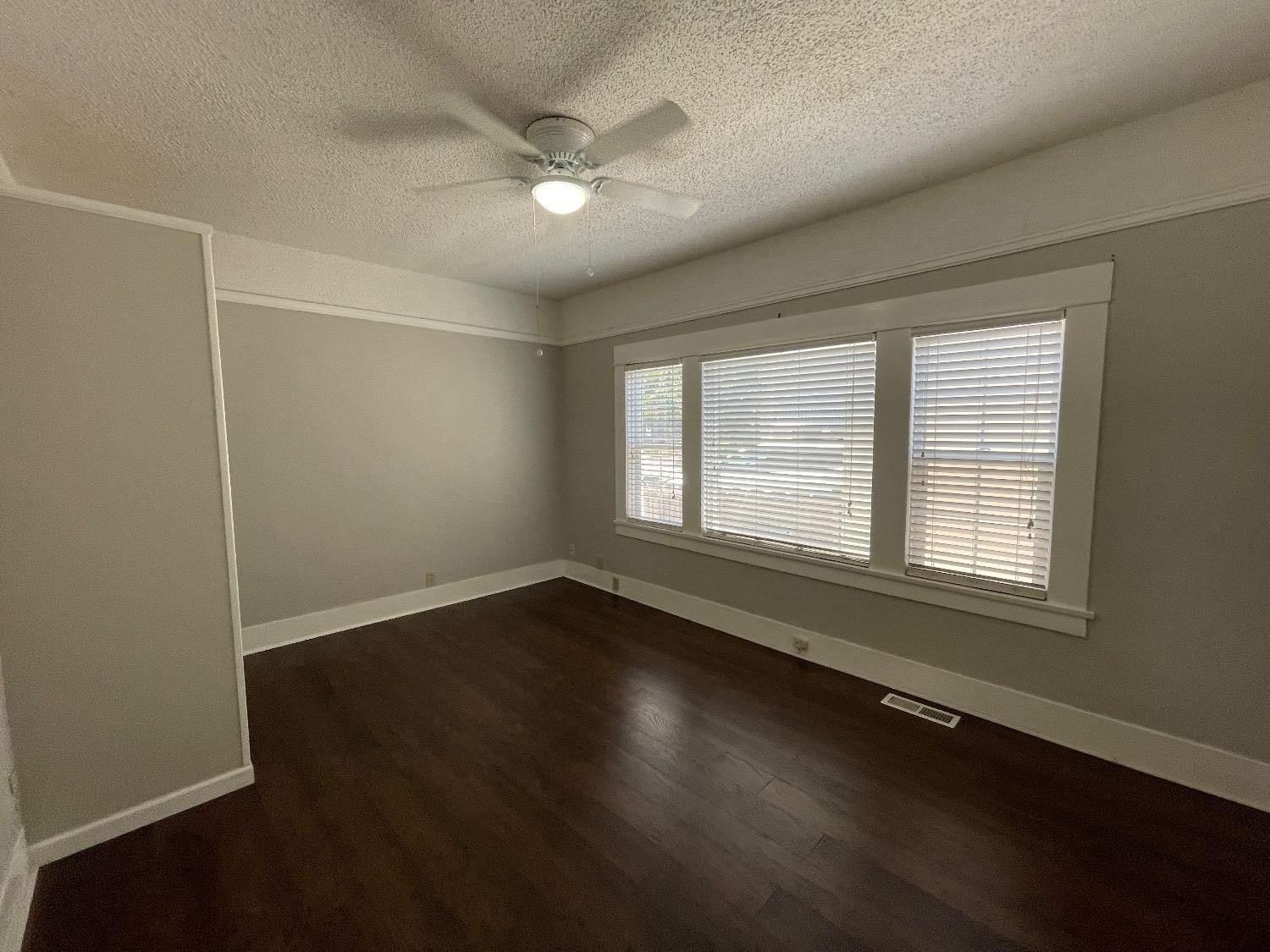 Detail Gallery Image 16 of 31 For 150 E Pine St, Stockton,  CA 95204 - 3 Beds | 2/1 Baths