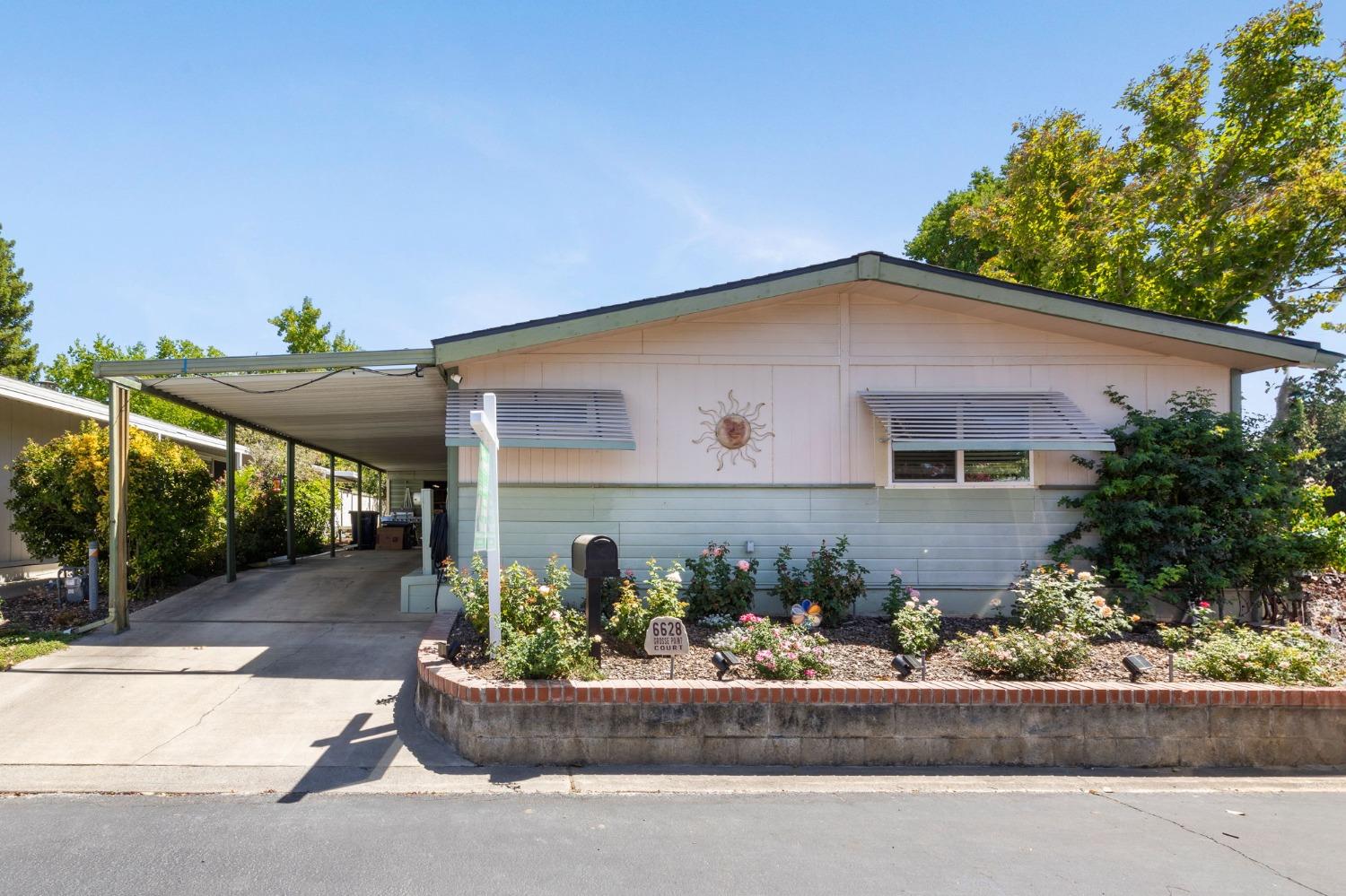 Detail Gallery Image 1 of 38 For 6628 Grosse Point Ct 608, Citrus Heights,  CA 95621 - 3 Beds | 2 Baths