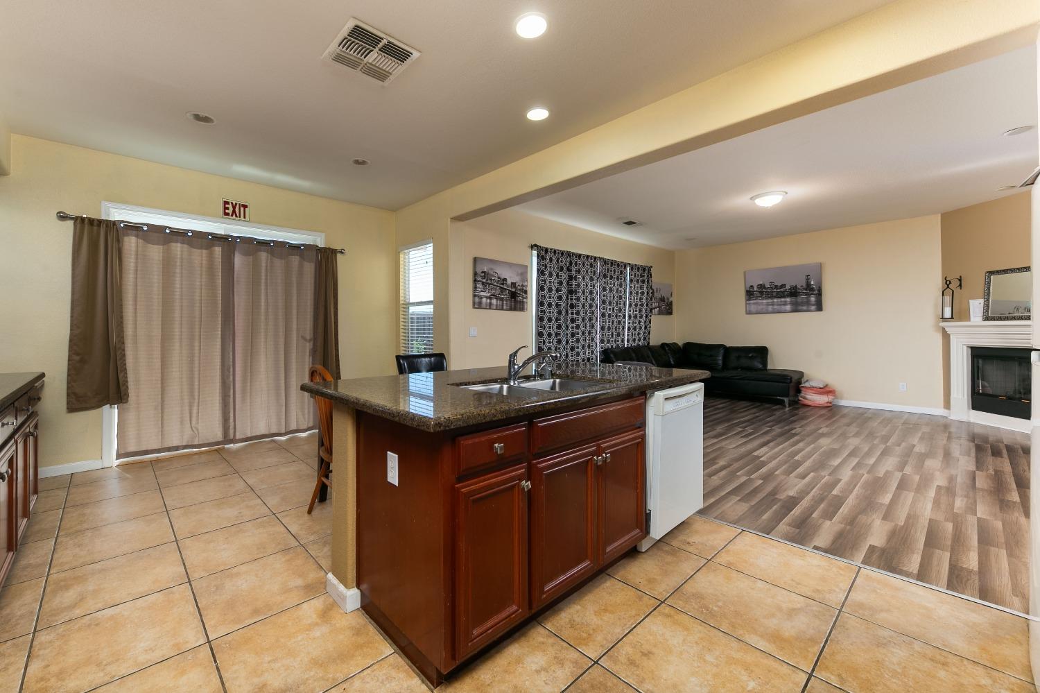 Detail Gallery Image 13 of 43 For 536 Lake Park Ct, Oakley,  CA 94561 - 4 Beds | 2 Baths