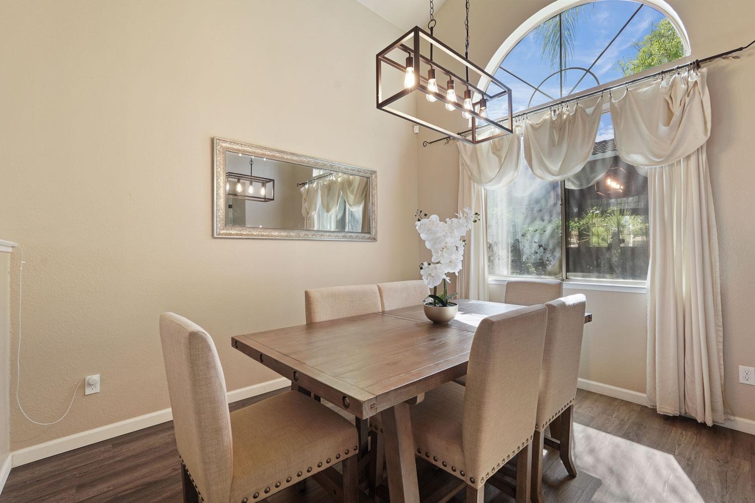 Detail Gallery Image 9 of 41 For 3858 Jacarandas Ct, Stockton,  CA 95206 - 3 Beds | 2/1 Baths