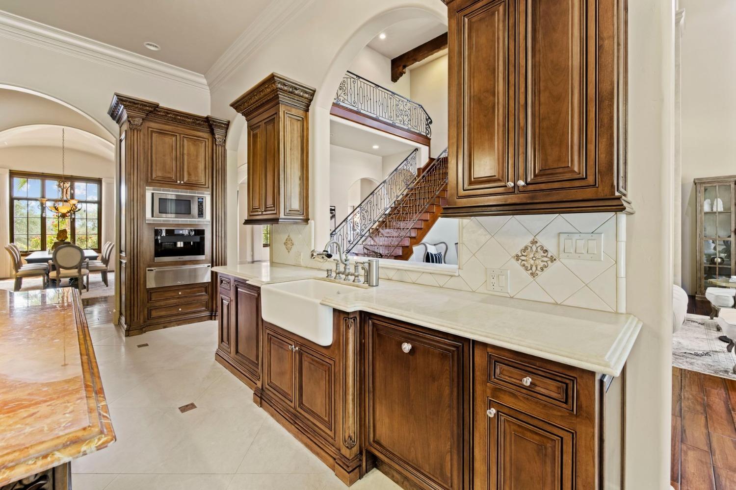 Detail Gallery Image 16 of 45 For 6225 Gobernadores Ln, Carmichael,  CA 95608 - 4 Beds | 4/1 Baths