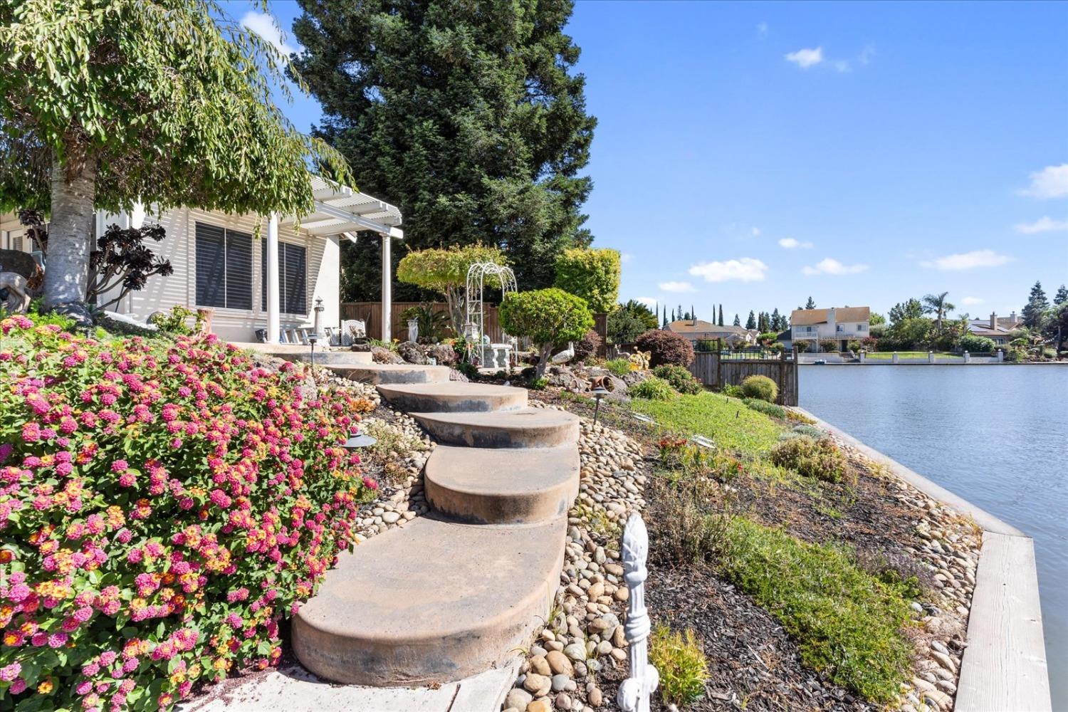 Detail Gallery Image 68 of 84 For 10325 Oak Shores Ct, Stockton,  CA 95209 - 4 Beds | 2/1 Baths