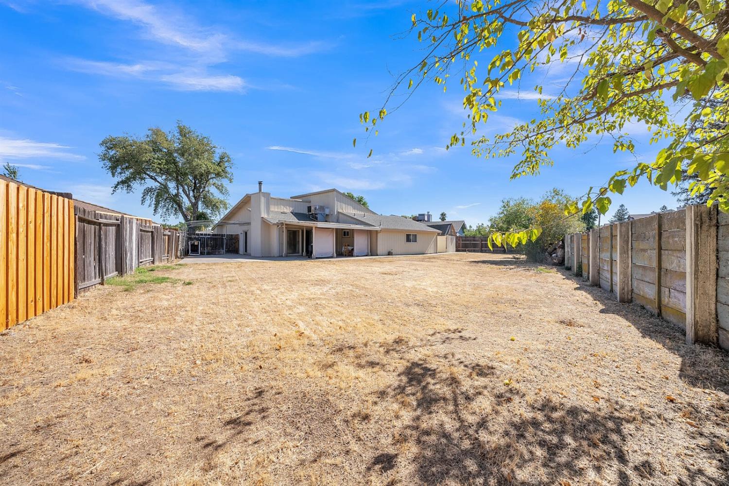 Detail Gallery Image 40 of 47 For 1020 Hayer Cir, Rio Linda,  CA 95673 - 3 Beds | 2 Baths