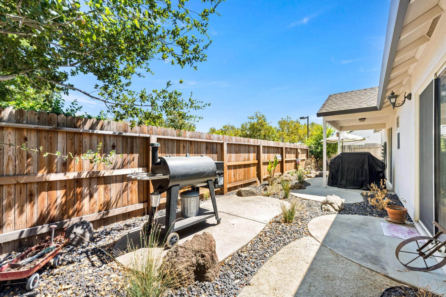 Detail Gallery Image 19 of 19 For 698 Village Dr, Galt,  CA 95632 - 2 Beds | 2 Baths