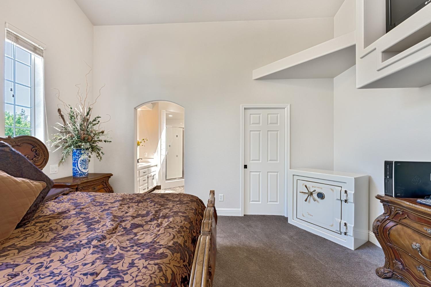 Detail Gallery Image 24 of 55 For 11235 Dry Creek Rd, Auburn,  CA 95602 - 3 Beds | 2 Baths