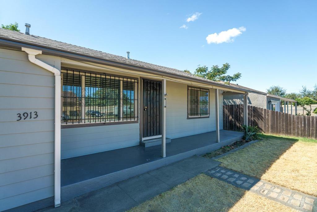 Detail Gallery Image 4 of 23 For 3913 Presidio St, Sacramento,  CA 95838 - 3 Beds | 1 Baths