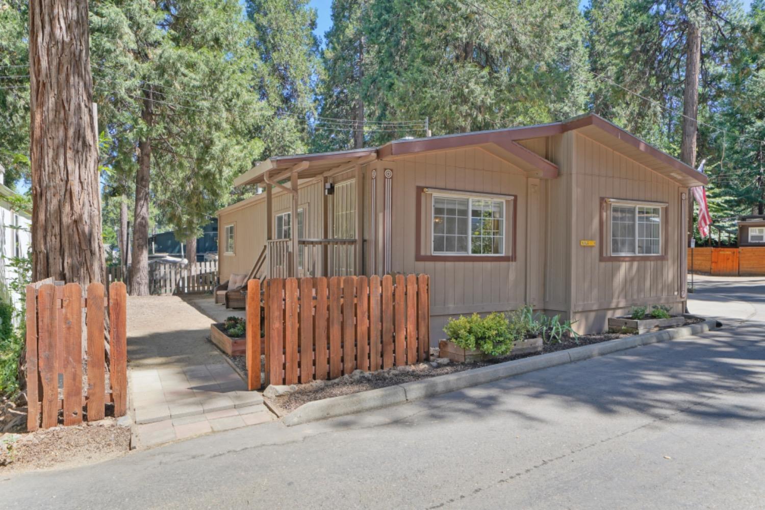 Detail Gallery Image 7 of 33 For 4 Axle, Pollock Pines,  CA 95726 - 2 Beds | 2 Baths