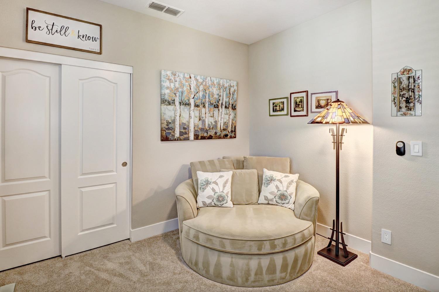 Detail Gallery Image 25 of 41 For 11 Wheelhouse Ct, Sacramento,  CA 95833 - 5 Beds | 2/1 Baths