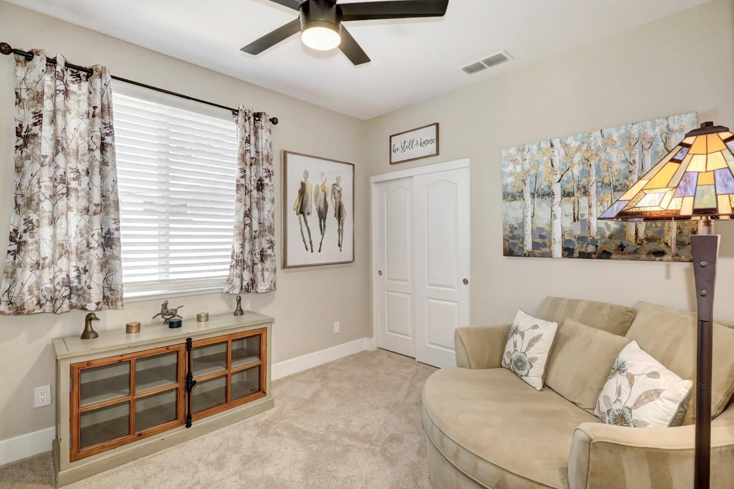 Detail Gallery Image 24 of 41 For 11 Wheelhouse Ct, Sacramento,  CA 95833 - 5 Beds | 2/1 Baths