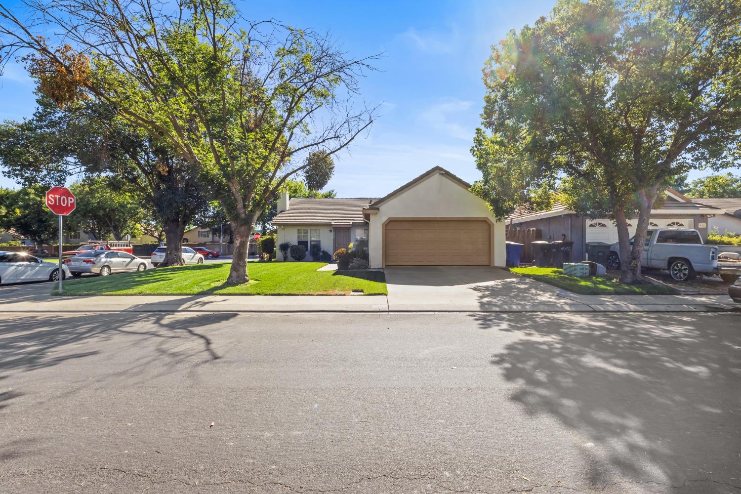 Detail Gallery Image 2 of 42 For 452 Ansonville Ln, Modesto,  CA 95357 - 3 Beds | 2 Baths