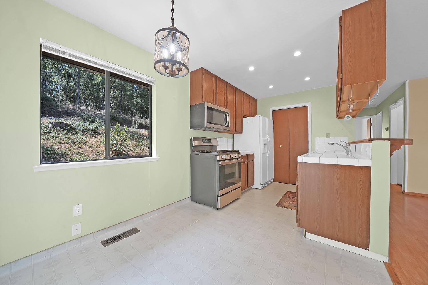 Detail Gallery Image 15 of 52 For 23188 Roden Lane, Pioneer,  CA 95666 - 2 Beds | 1/1 Baths