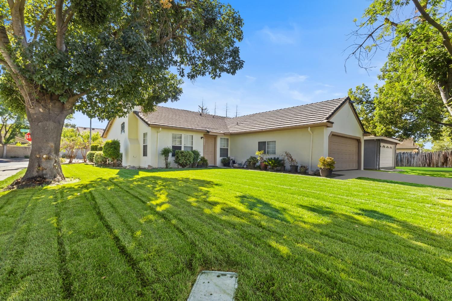 Detail Gallery Image 4 of 42 For 452 Ansonville Ln, Modesto,  CA 95357 - 3 Beds | 2 Baths