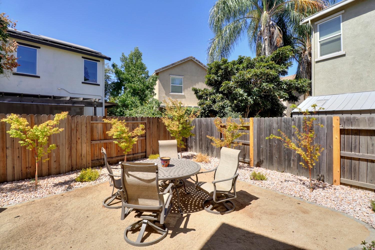 Detail Gallery Image 17 of 41 For 11 Wheelhouse Ct, Sacramento,  CA 95833 - 5 Beds | 2/1 Baths