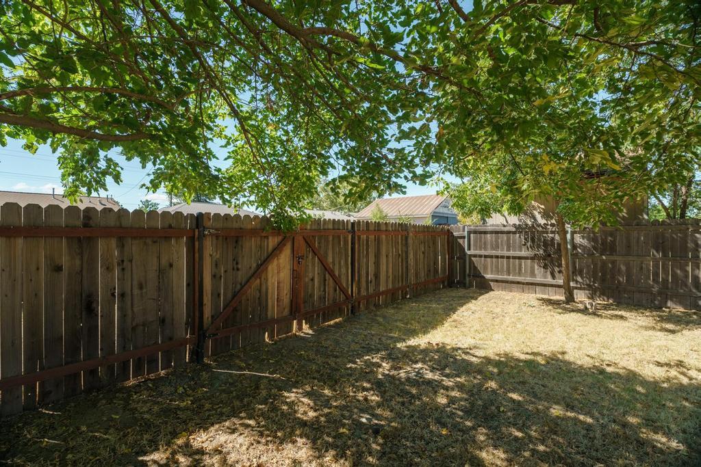 Detail Gallery Image 9 of 23 For 3913 Presidio St, Sacramento,  CA 95838 - 3 Beds | 1 Baths