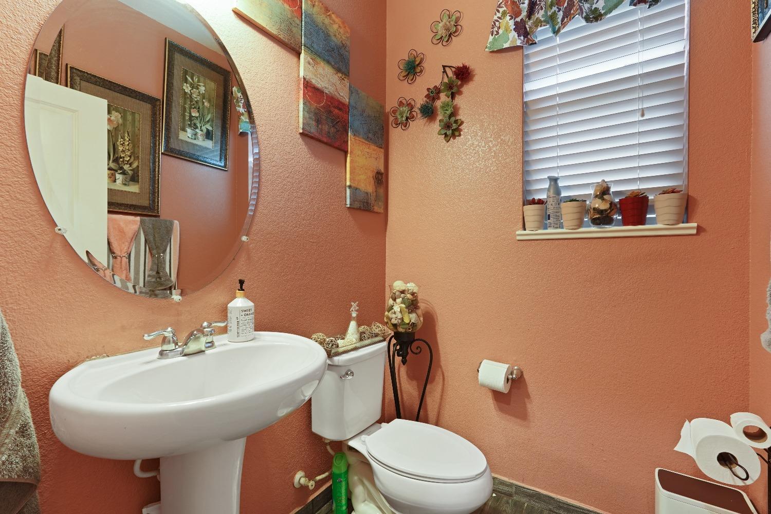 Detail Gallery Image 9 of 22 For 3515 Carly Dr, Stockton,  CA 95205 - 3 Beds | 2/1 Baths