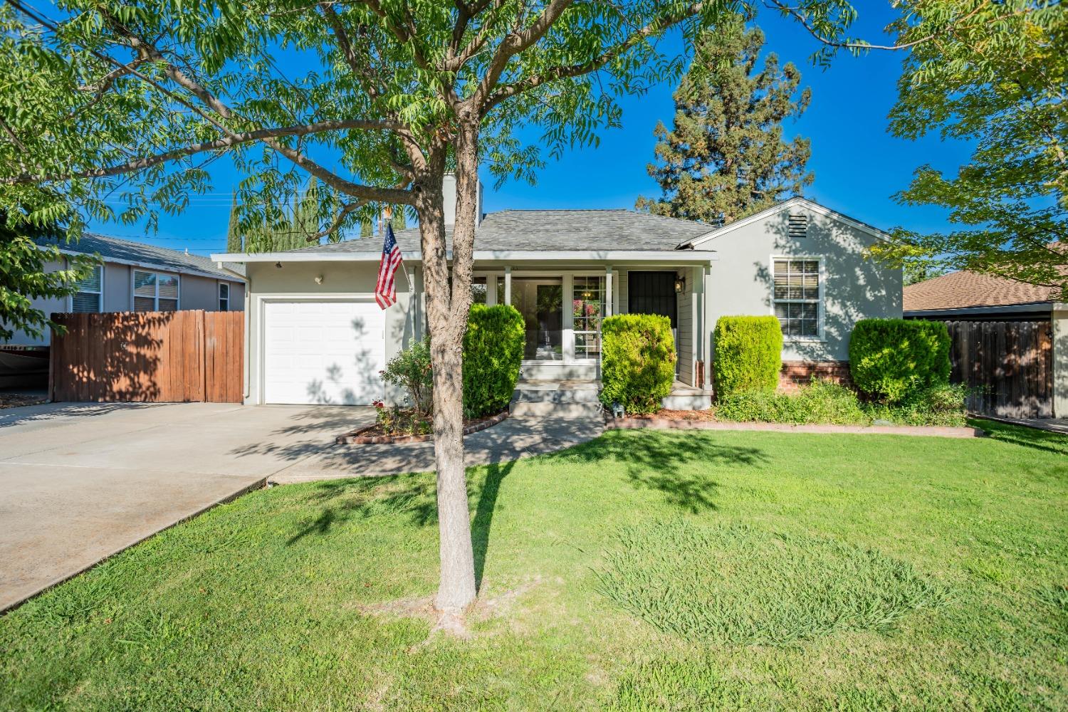 Detail Gallery Image 1 of 1 For 2852 Carrisa Way, Sacramento,  CA 95821 - 2 Beds | 1 Baths