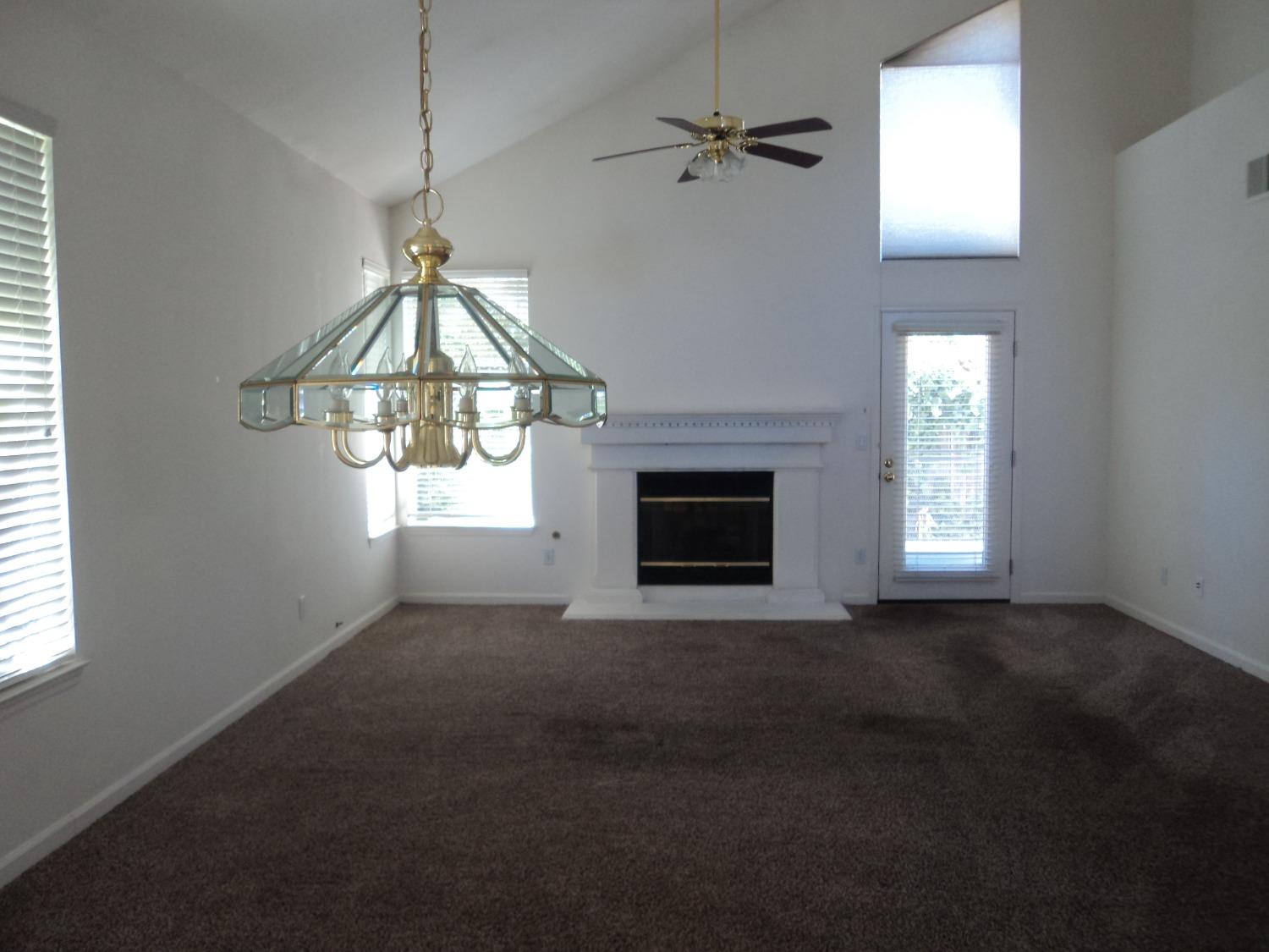 Detail Gallery Image 14 of 20 For 2413 Fallwater Ln, Carmichael,  CA 95608 - 3 Beds | 2/1 Baths