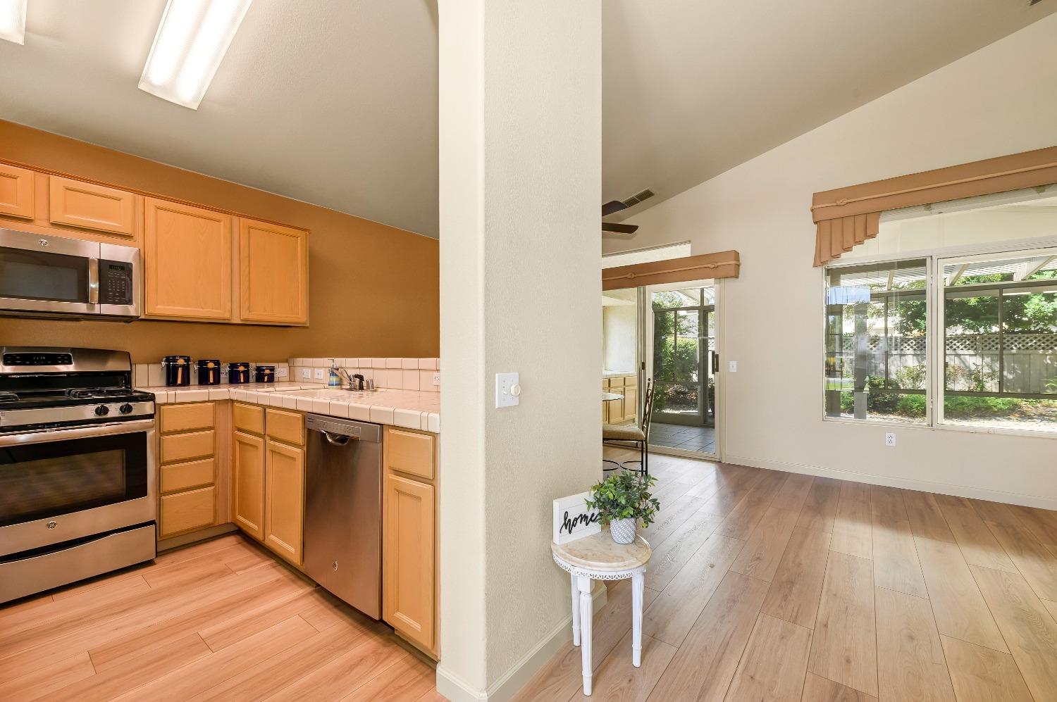 Detail Gallery Image 11 of 27 For 608 Paddlewheel Ct, Roseville,  CA 95747 - 2 Beds | 1/1 Baths