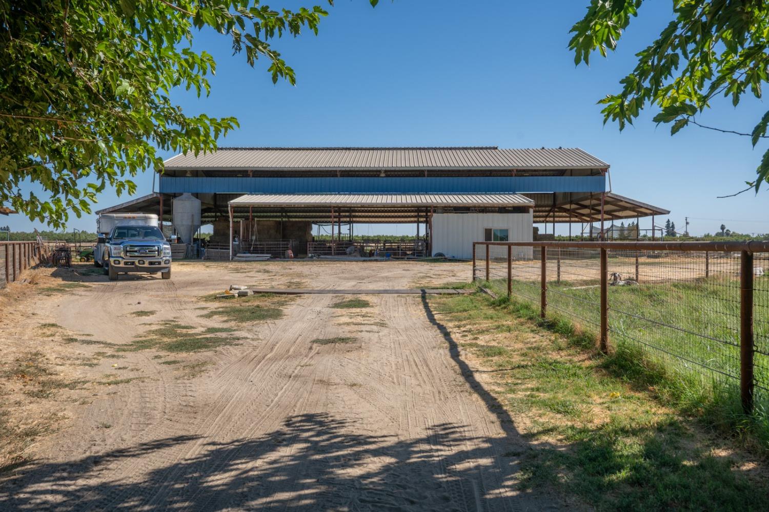 Detail Gallery Image 3 of 33 For 7620 E Grayson Rd, Hughson,  CA 95326 - 3 Beds | 2 Baths