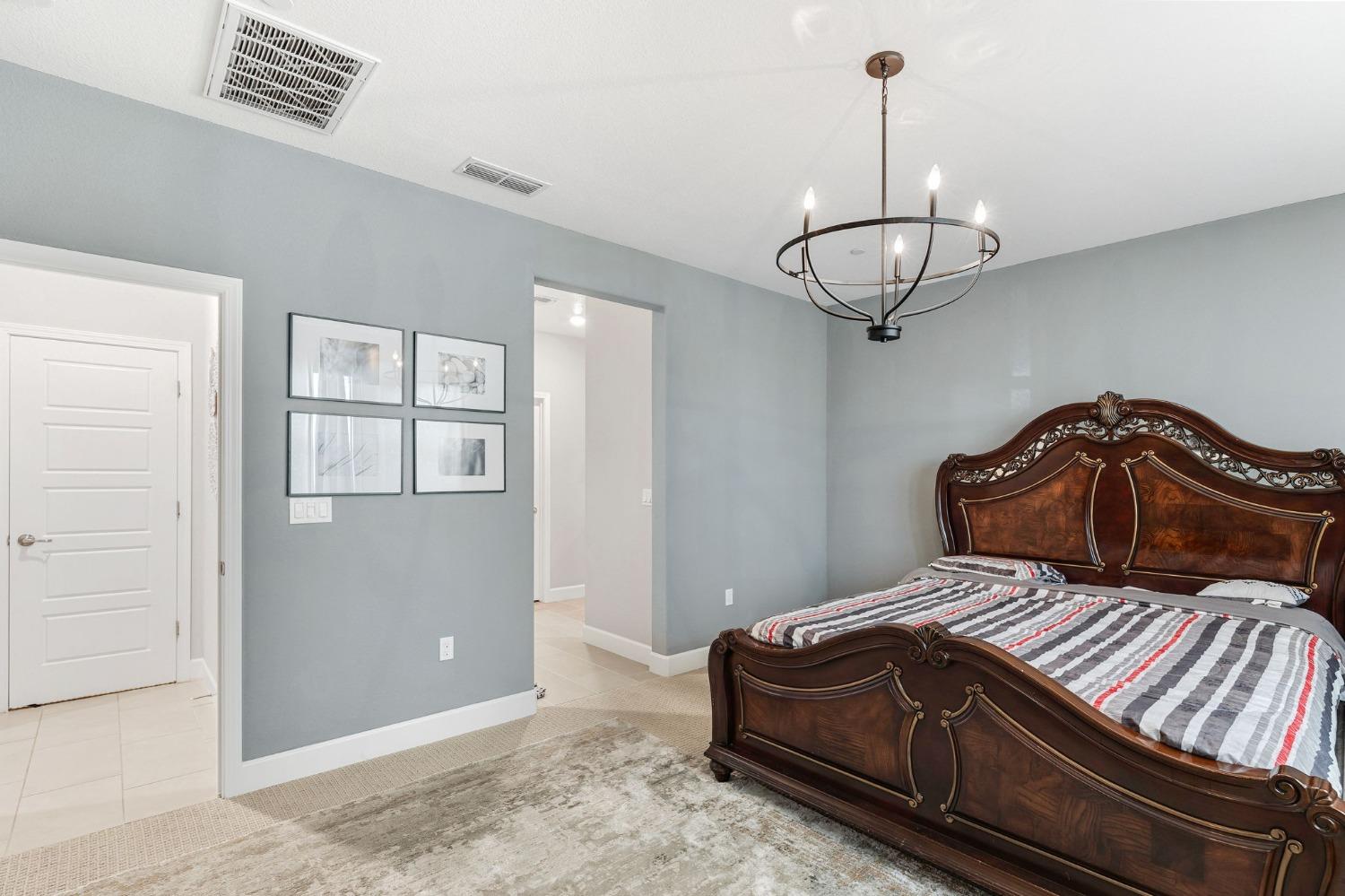 Detail Gallery Image 13 of 60 For 3701 Imogine Ave, Sacramento,  CA 95835 - 5 Beds | 4/1 Baths