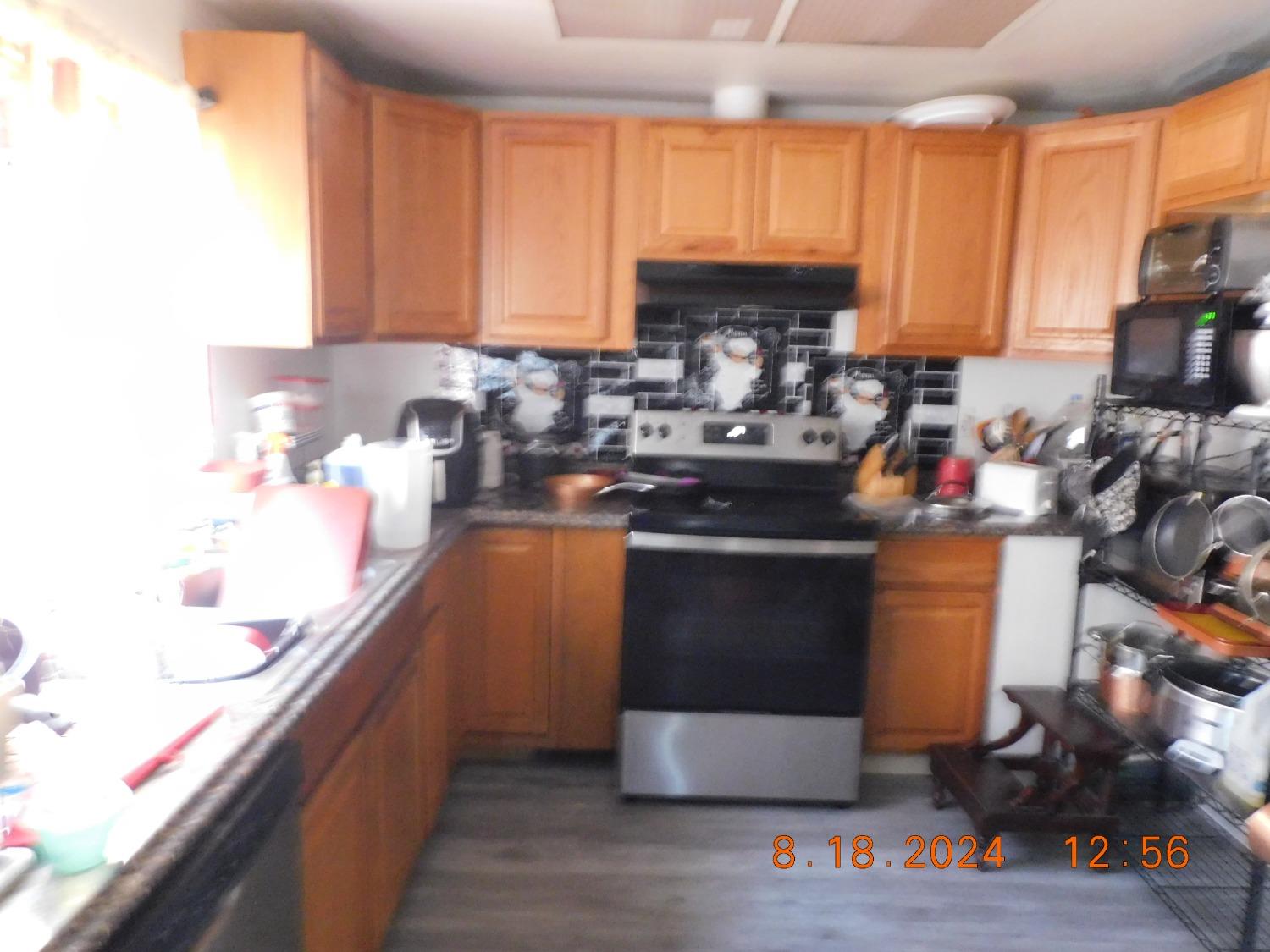 Photo #3: 224091821 Listing 