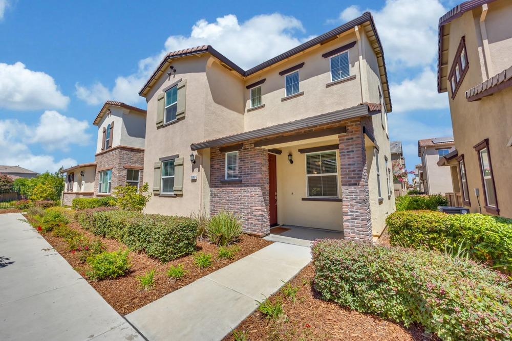 Detail Gallery Image 1 of 1 For 10787 Portico Cir, Rancho Cordova,  CA 95670 - 3 Beds | 2/1 Baths