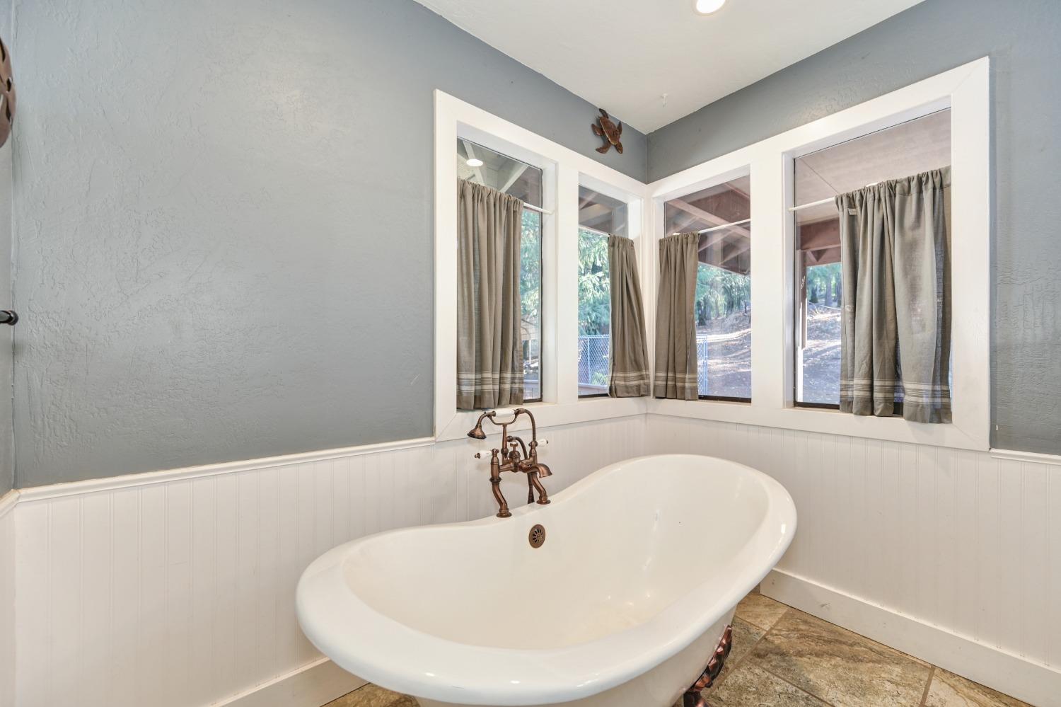 Detail Gallery Image 34 of 68 For 2345 Dutchman Dr, Camino,  CA 95709 - 4 Beds | 4 Baths