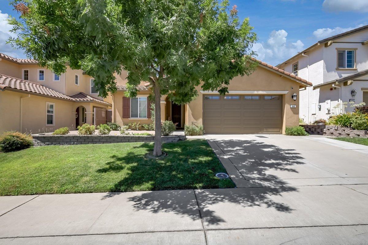 Detail Gallery Image 2 of 44 For 848 Calico Dr, Rocklin,  CA 95765 - 5 Beds | 3/1 Baths