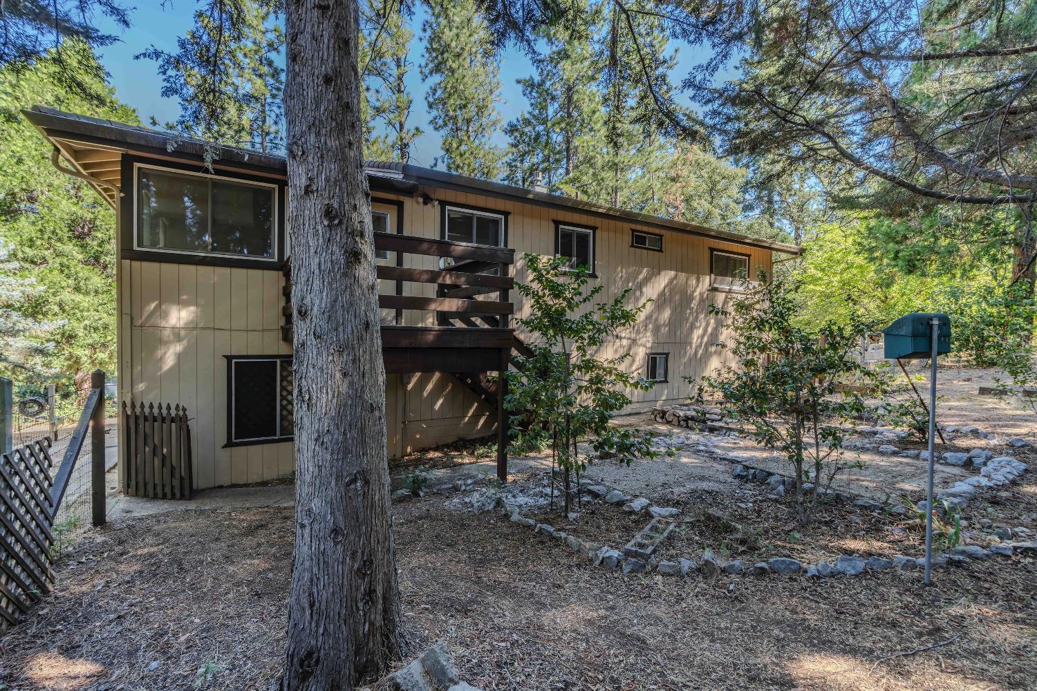 Detail Gallery Image 4 of 23 For 13956 Dogwood Ct, Pine Grove,  CA 95665 - 3 Beds | 2 Baths