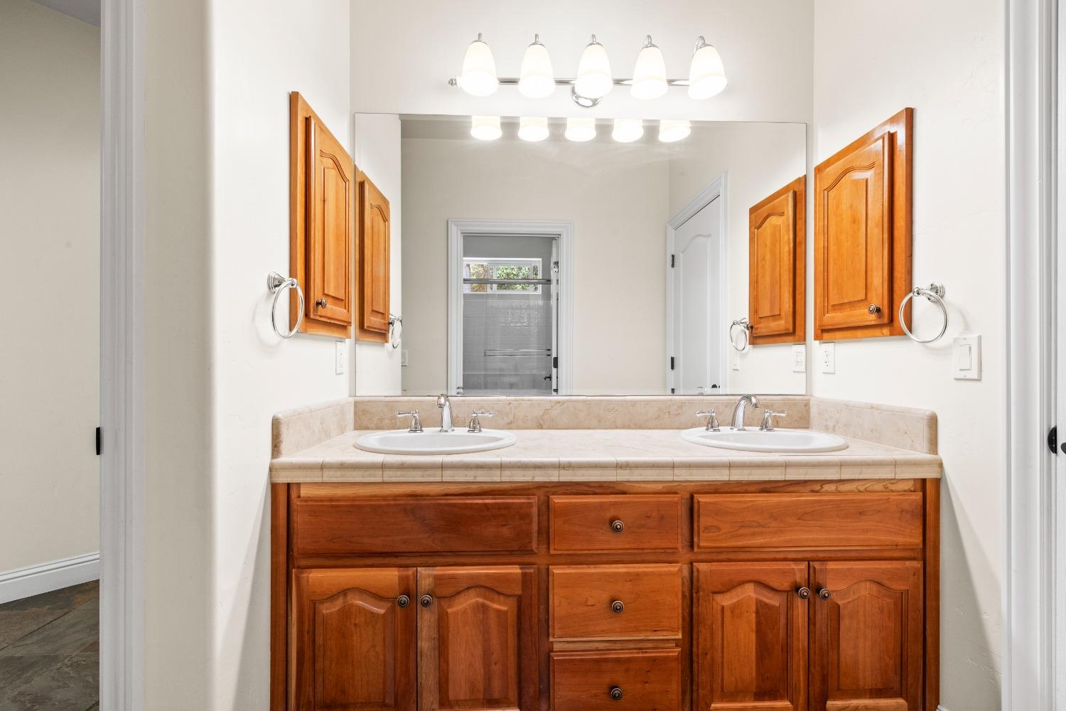 Detail Gallery Image 21 of 42 For 13747 Blackwood Way, Auburn,  CA 95602 - 4 Beds | 3/1 Baths