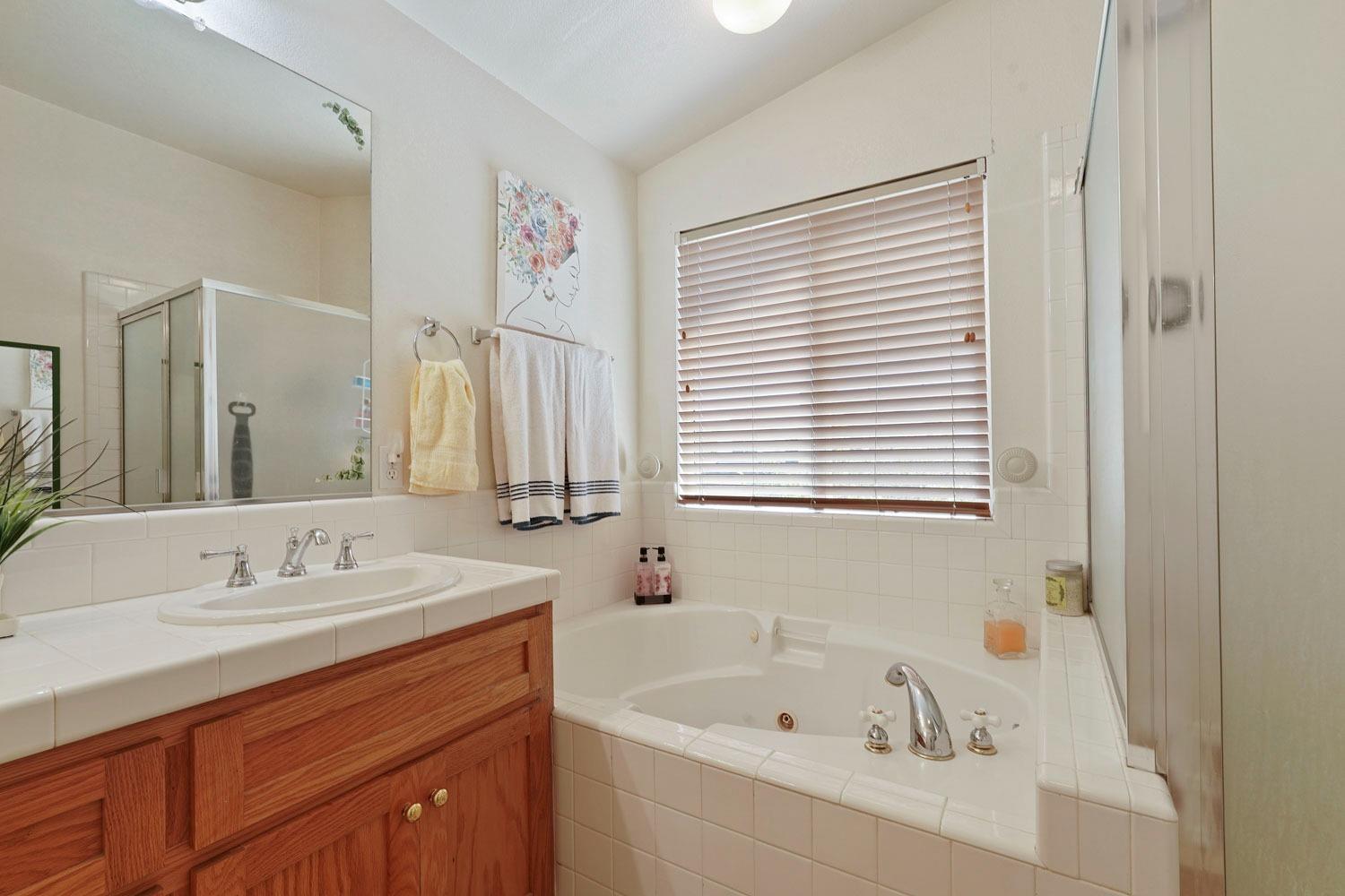 Detail Gallery Image 19 of 49 For 654 Summerton Ln, Turlock,  CA 95382 - 4 Beds | 2/1 Baths