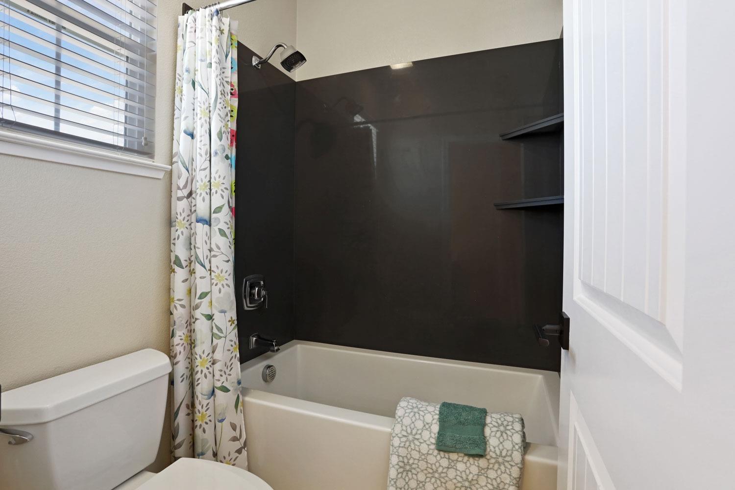 Detail Gallery Image 51 of 76 For 993 S Brunello St, Mountain House,  CA 95391 - 5 Beds | 4/1 Baths