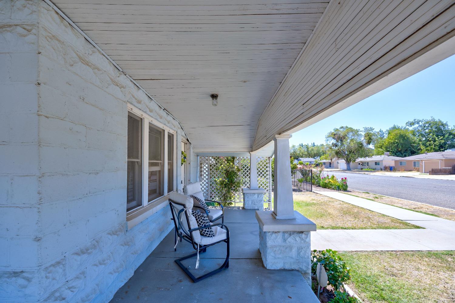 Detail Gallery Image 34 of 49 For 1001 Trinity Ave, Chowchilla,  CA 93610 - 3 Beds | 2 Baths