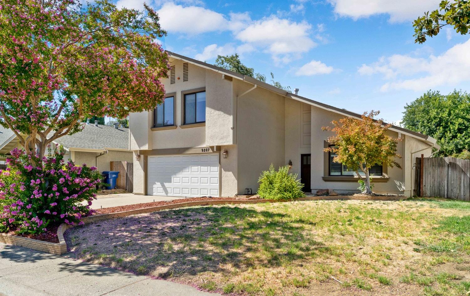 Detail Gallery Image 1 of 1 For 9287 Linda Rio Dr, Sacramento,  CA 95826 - 4 Beds | 2/1 Baths